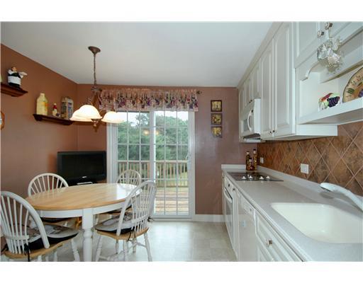 306 West Starz Road Cheswick, PA 15024 - Photo 7 of 18 Kitchen. Beautiful Nuetral Kitchen w Newer Updates and Slidding Glass Door that leads to Deck!!!