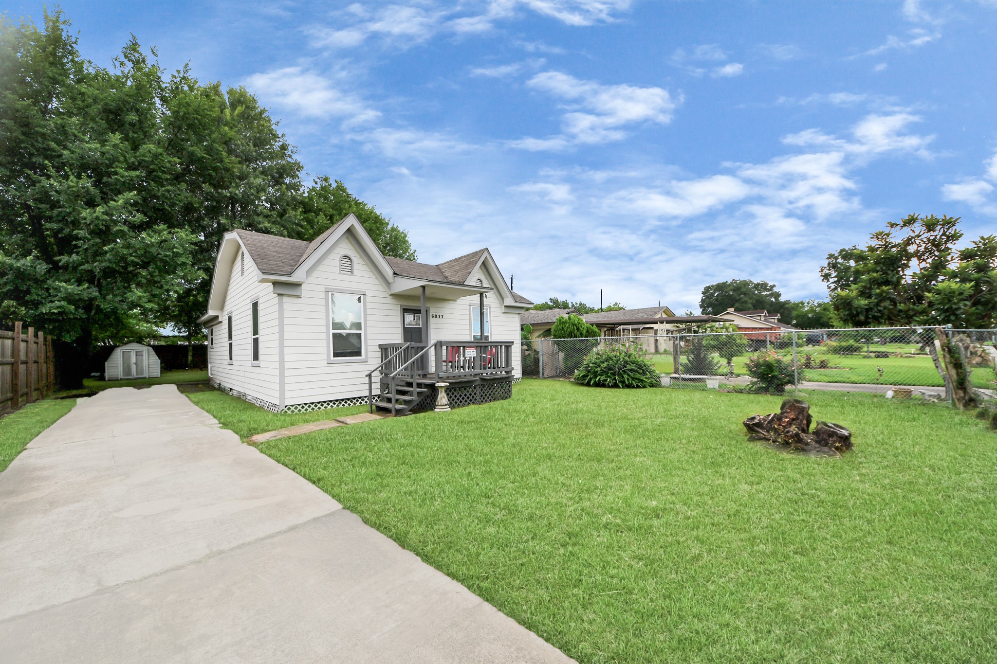 6917 Rook Boulevard Houston, TX 77087 - Photo 12 of 32 a view of a house with backyard and garden