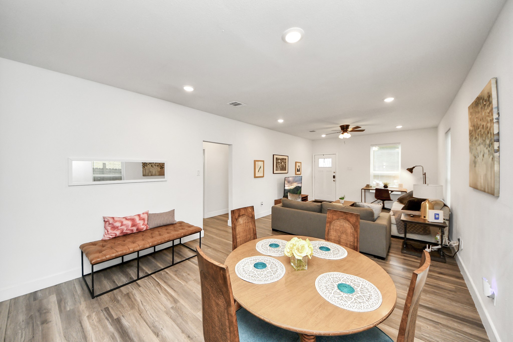 6917 Rook Boulevard Houston, TX 77087 - Photo 8 of 32 a living room with furniture and wooden floor