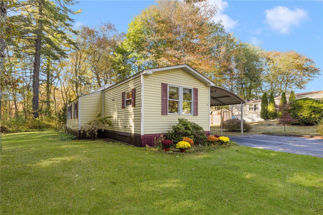 11 Nottingham Place Coventry, RI 02816 - Photo 2 of 38