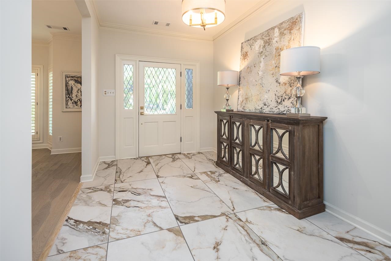 1126 Oak River Road Memphis, TN 38120 - Photo 2 of 25 Gallery Image 2