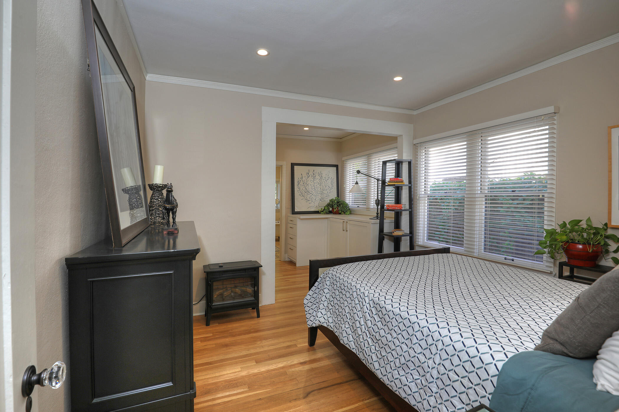 1423 Alta Vista Road, Unit 2 Santa Barbara, CA 93103 - Photo 26 of 36 26