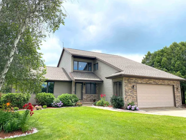 $429,000 | 60439 Fairway Court, Prairie du Chien, WI 53821