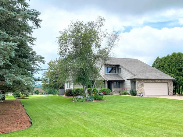 $429,000 | 60439 Fairway Court, Prairie du Chien, WI 53821