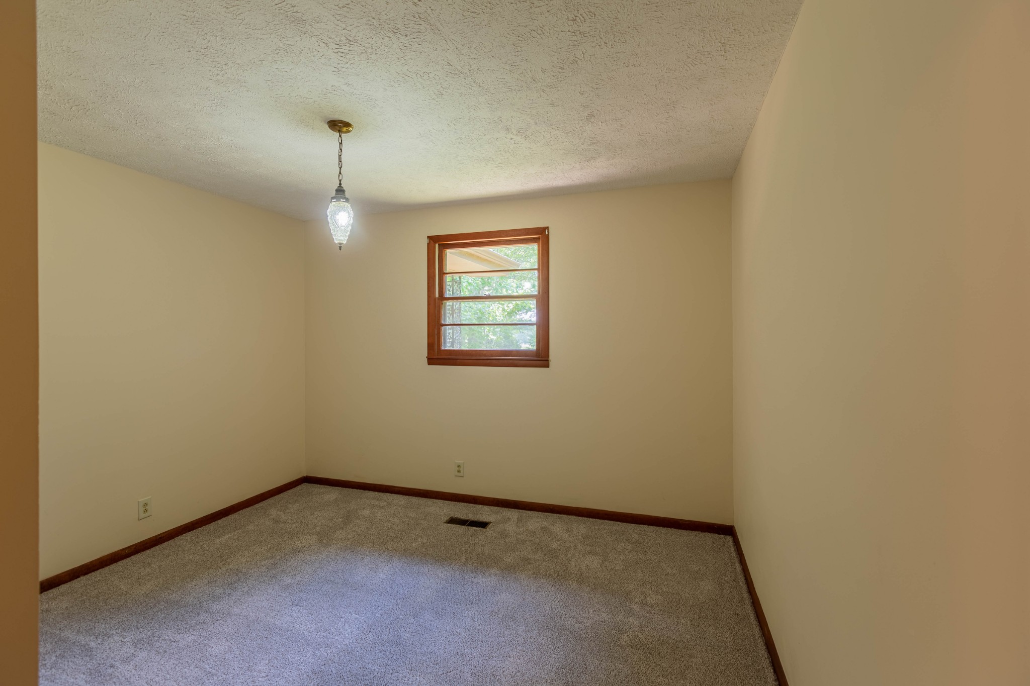 168 Woody Crest Road Dickson, TN 37055 - Photo 21 of 34 2nd Bedroom