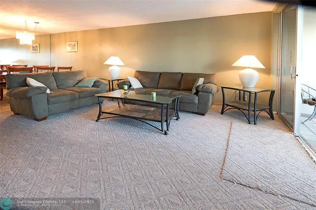 $1,800 | 3051 North Course Drive, Unit 211, Pompano Beach, FL 33069