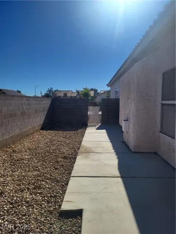 $1,945 | 7928 Nookfield Drive, Las Vegas, NV 89147