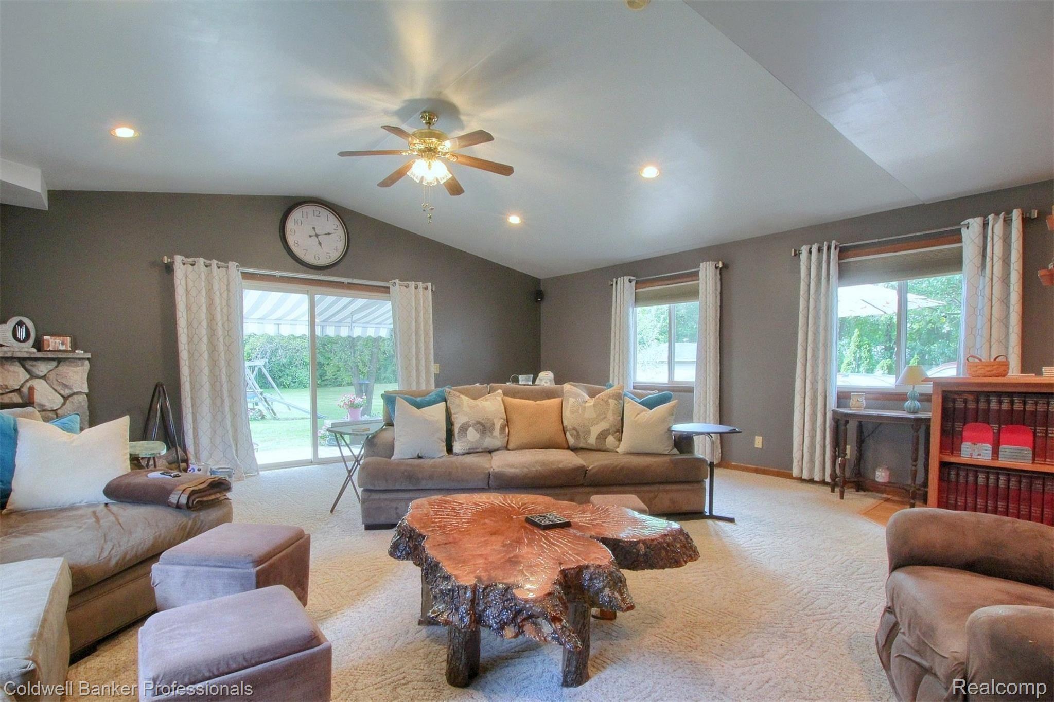 13646 Hoeft Road Belleville, MI 48111 - Photo 7 of 34 7-Living-Room-2nd-View.jpg