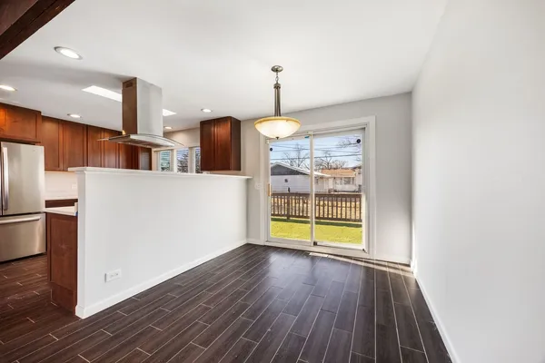 $229,000 | 1315 Prince Drive, South Holland, IL 60473