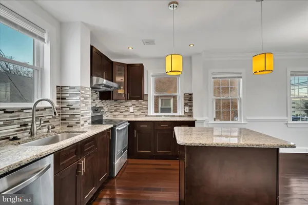 $3,000 | 1002 Chillum Road, Hyattsville, MD 20782