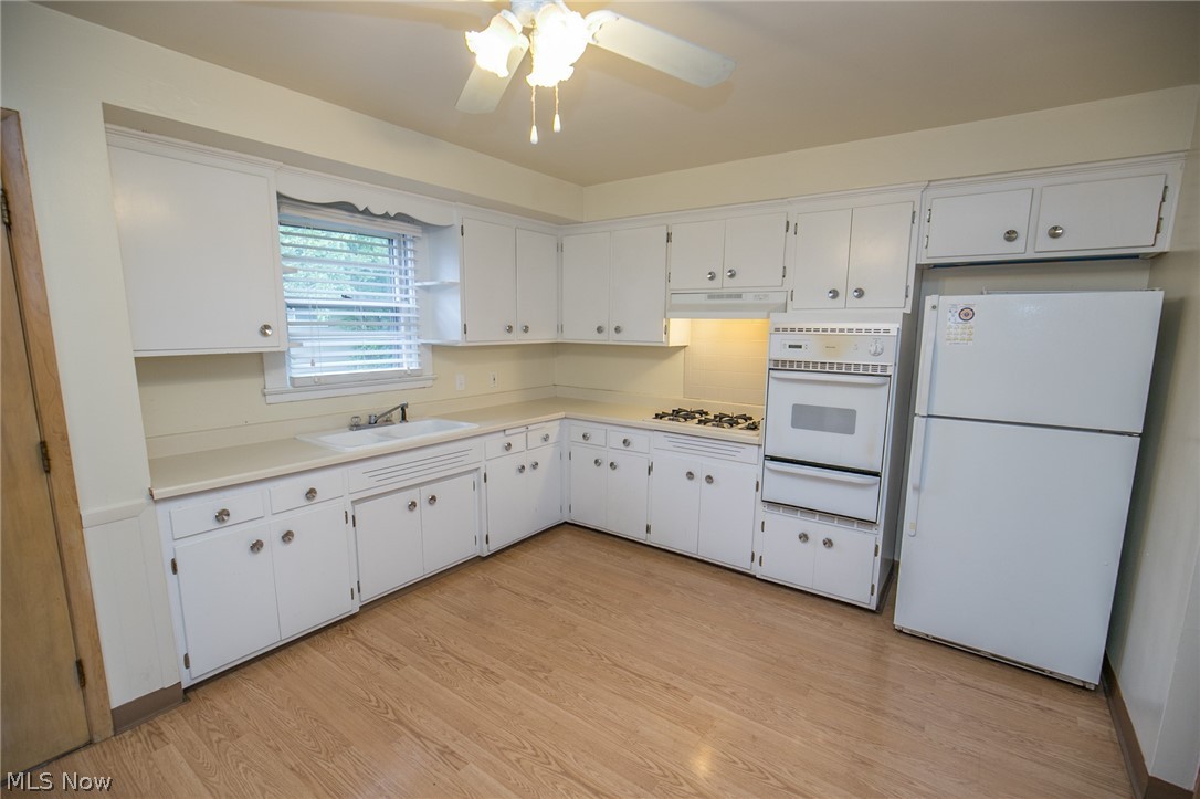 6461 Longridge Road Cleveland, OH 44124 - Photo 4 of 28