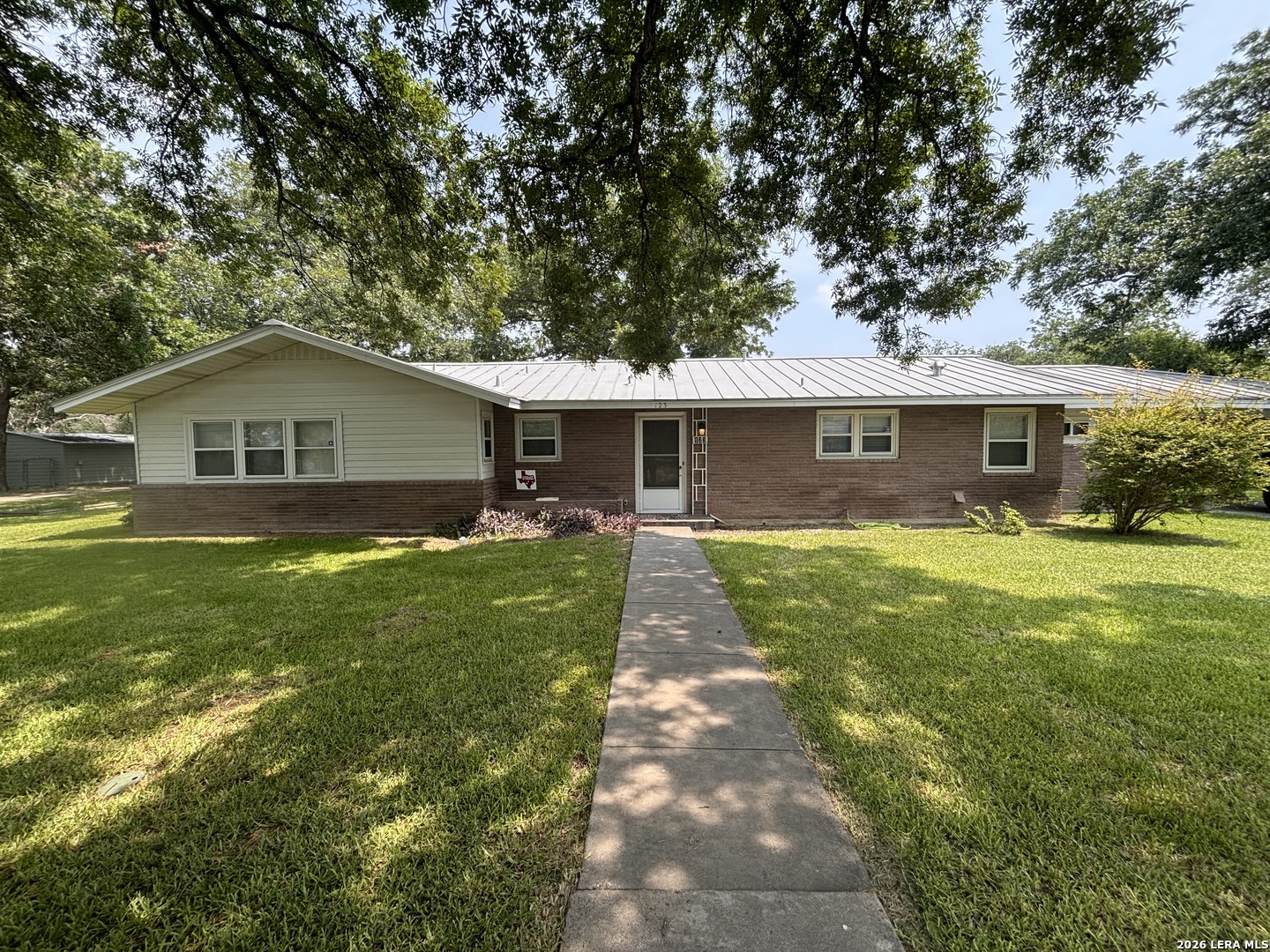 123 West Anglin Street Uvalde, TX 78801 - Photo 1 of 22