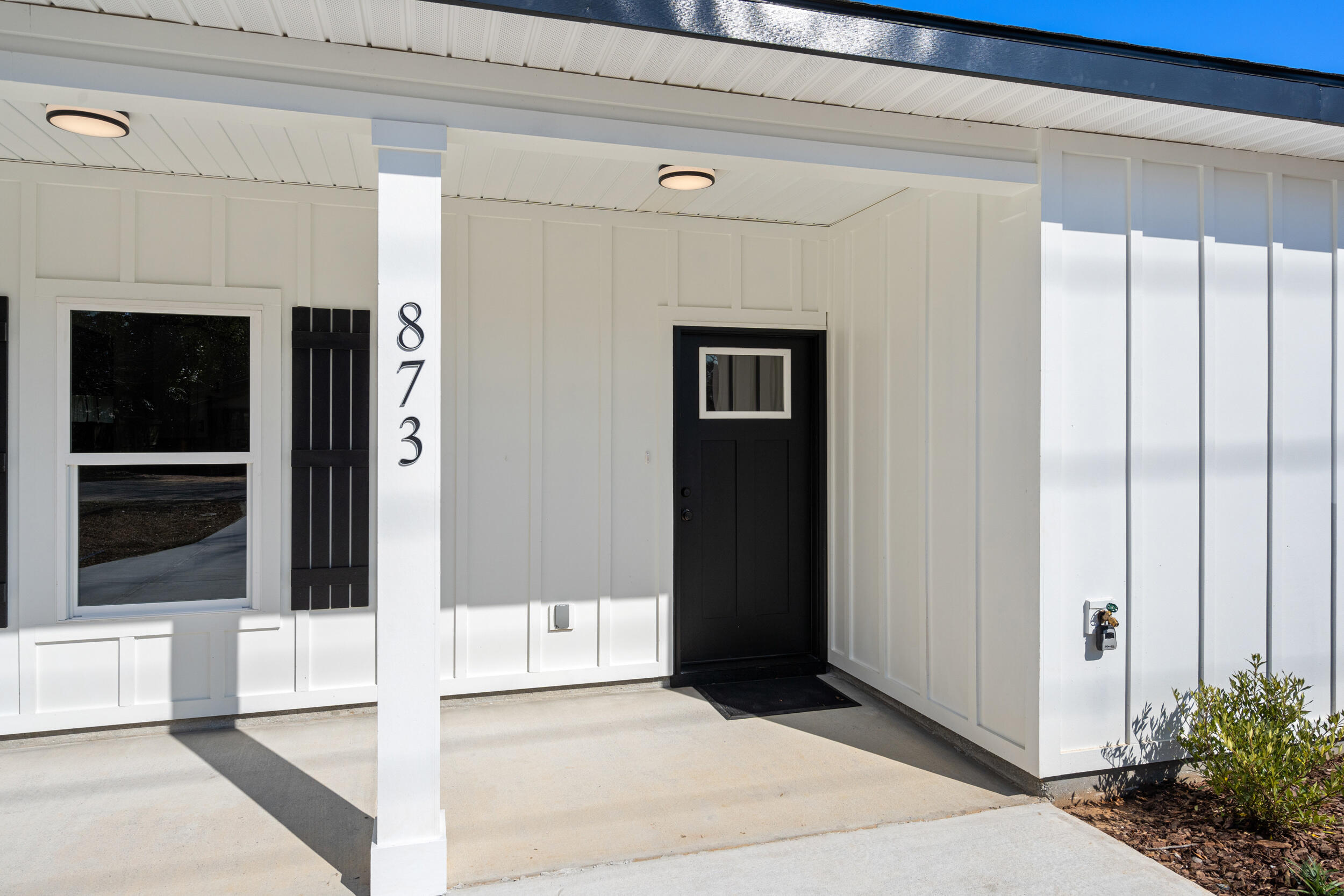873 Brett Street South Crestview, FL 32539 - Photo 9 of 50 a view of an entryway