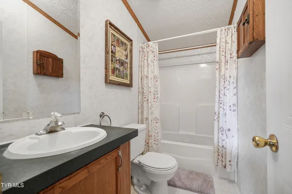 $190,000 | 490 Courthouse Drive, Castlewood, VA 24224