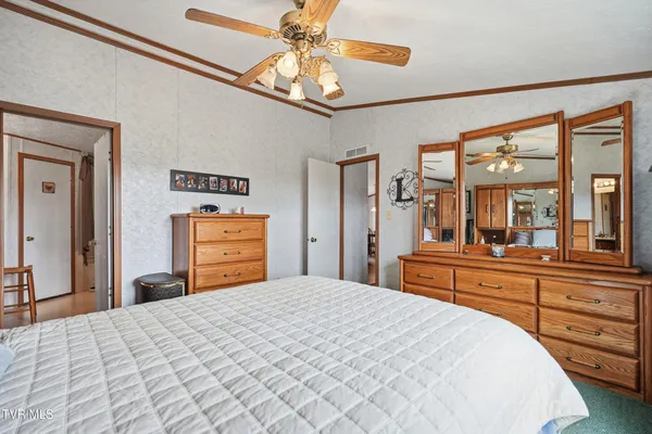 $190,000 | 490 Courthouse Drive, Castlewood, VA 24224