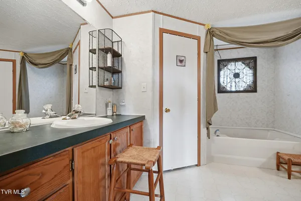 $190,000 | 490 Courthouse Drive, Castlewood, VA 24224