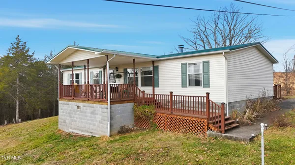 $190,000 | 490 Courthouse Drive, Castlewood, VA 24224
