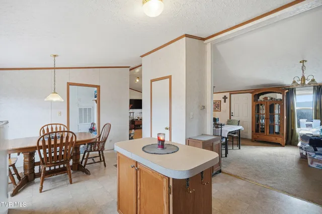 $199,995 | 490 Courthouse Drive, Castlewood, VA 24224