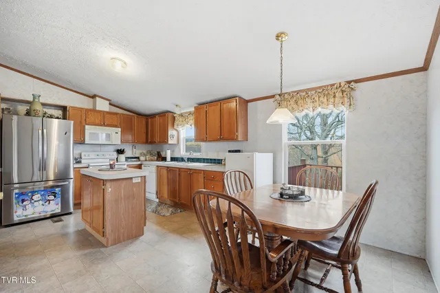 $199,995 | 490 Courthouse Drive, Castlewood, VA 24224