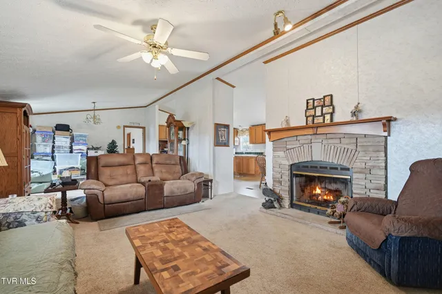 $199,995 | 490 Courthouse Drive, Castlewood, VA 24224