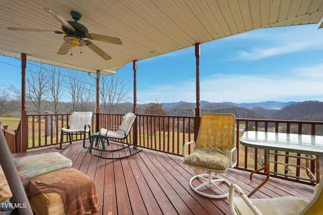 $199,995 | 490 Courthouse Drive, Castlewood, VA 24224