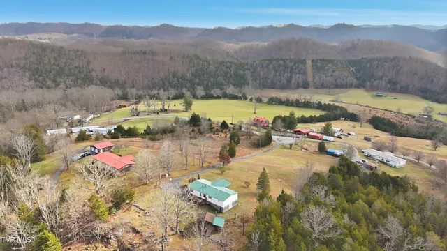 $199,995 | 490 Courthouse Drive, Castlewood, VA 24224