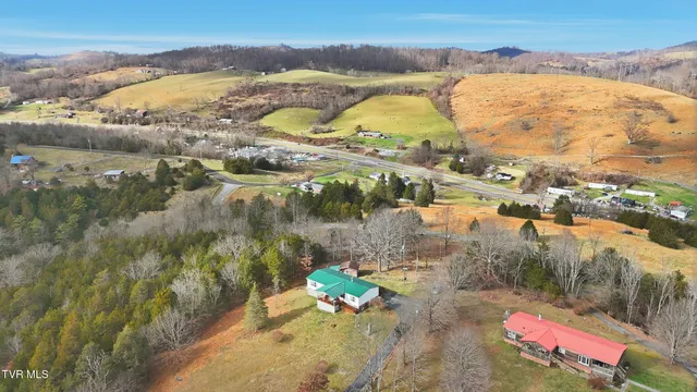 $199,995 | 490 Courthouse Drive, Castlewood, VA 24224