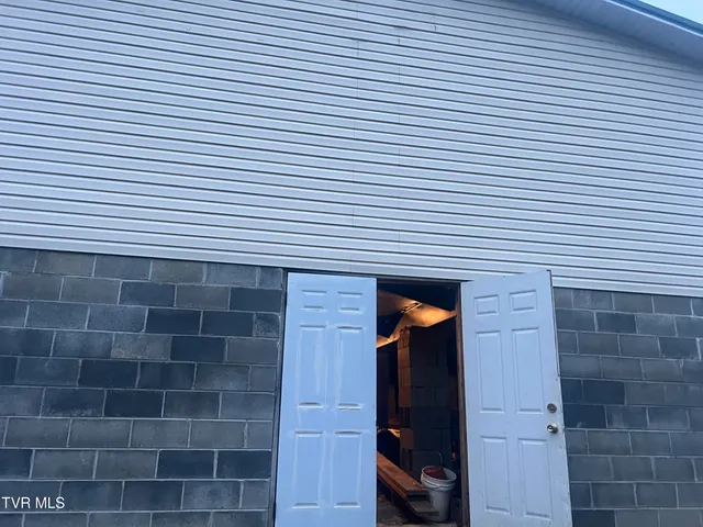 $199,995 | 490 Courthouse Drive, Castlewood, VA 24224