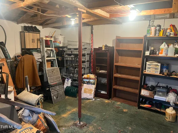 $190,000 | 490 Courthouse Drive, Castlewood, VA 24224