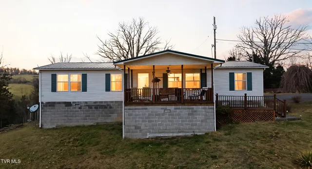 $199,995 | 490 Courthouse Drive, Castlewood, VA 24224