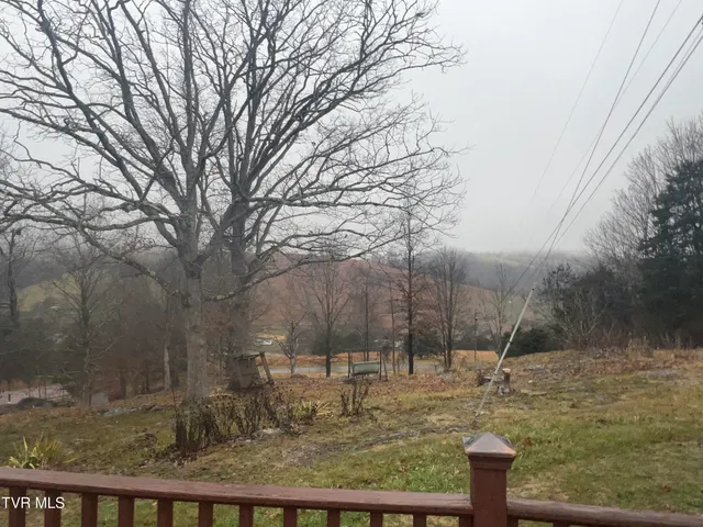 $195,000 | 490 Courthouse Drive, Castlewood, VA 24224