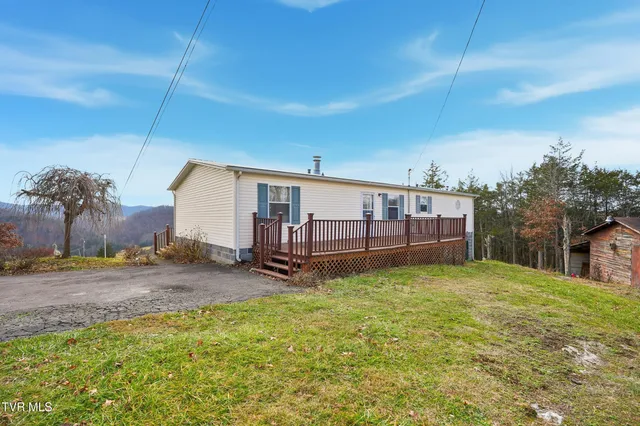 $199,995 | 490 Courthouse Drive, Castlewood, VA 24224