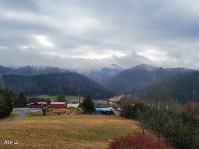 $199,995 | 490 Courthouse Drive, Castlewood, VA 24224