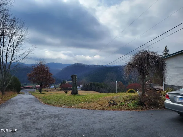 $199,995 | 490 Courthouse Drive, Castlewood, VA 24224