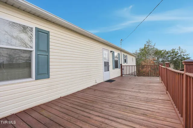 $199,995 | 490 Courthouse Drive, Castlewood, VA 24224