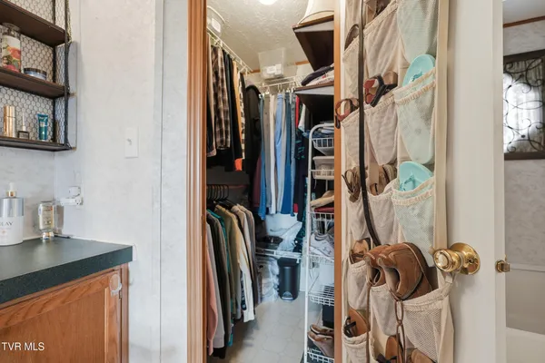 $190,000 | 490 Courthouse Drive, Castlewood, VA 24224