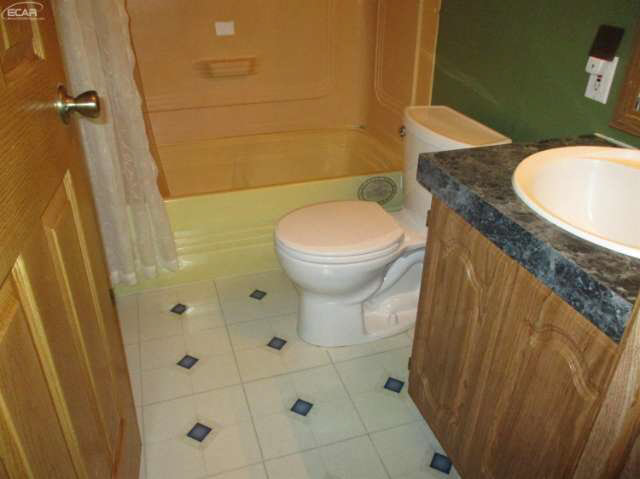 11398 Silver Lake Road Byron, MI 48418 - Photo 15 of 24 21219965-14.JPG