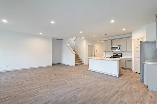 $2,650 | 250 John House Lane, Rosharon, TX 77583