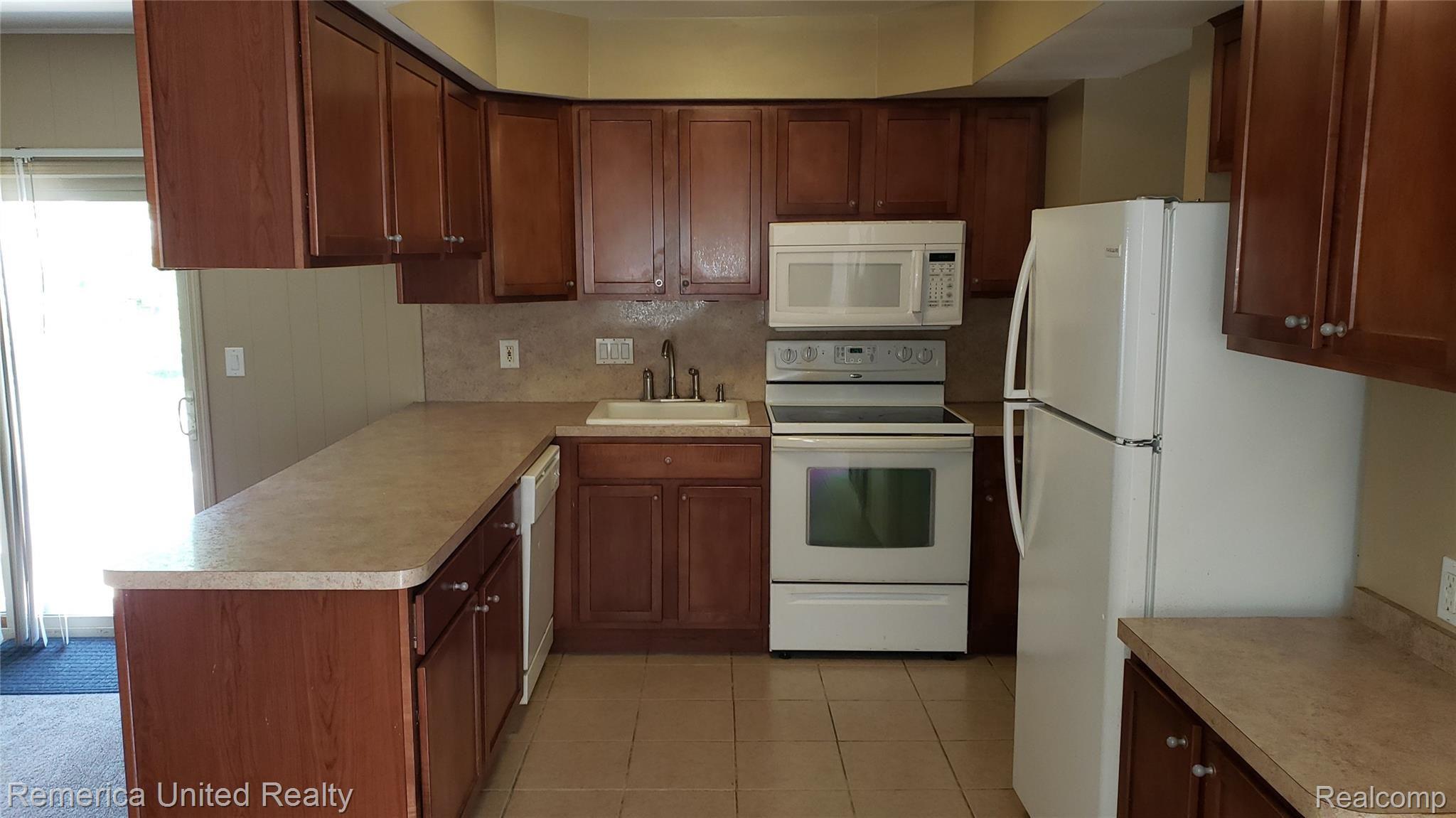 19811 Merriman Road Livonia, MI 48152 - Photo 13 of 41 20200725_125952.jpg