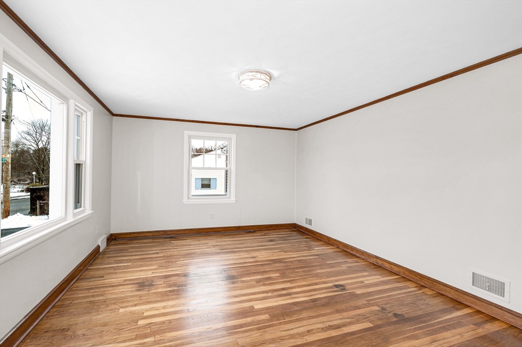 90 Chamberlain Street Lowell, MA 01852 - Photo 12 of 35