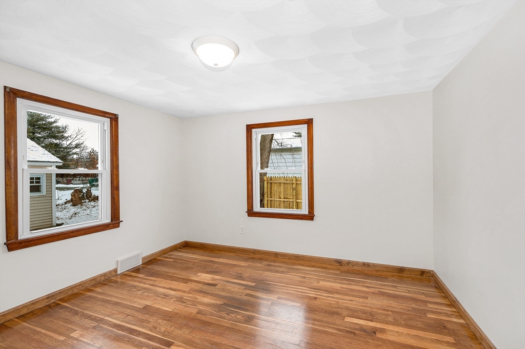 90 Chamberlain Street Lowell, MA 01852 - Photo 14 of 35