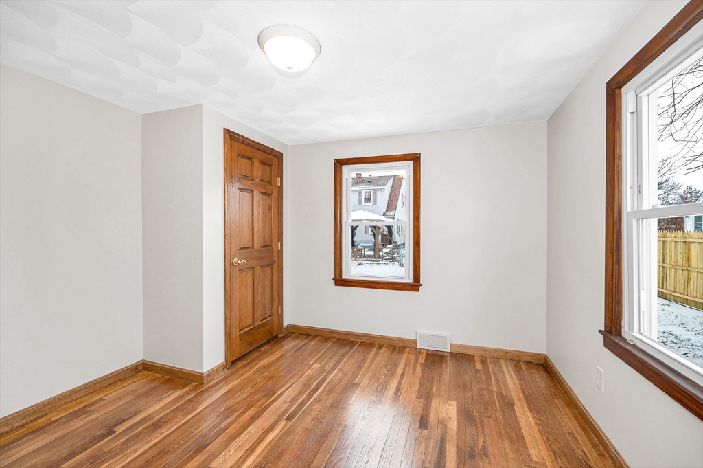 90 Chamberlain Street Lowell, MA 01852 - Photo 15 of 35