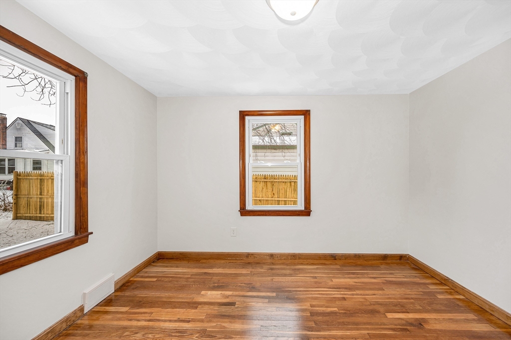 90 Chamberlain Street Lowell, MA 01852 - Photo 16 of 35