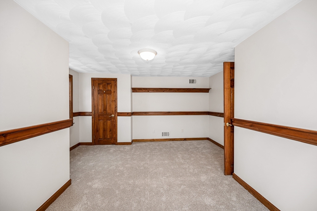 90 Chamberlain Street Lowell, MA 01852 - Photo 21 of 35