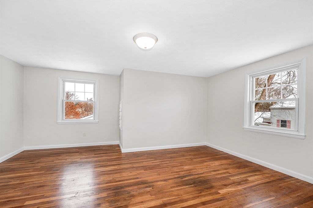 90 Chamberlain Street Lowell, MA 01852 - Photo 24 of 35