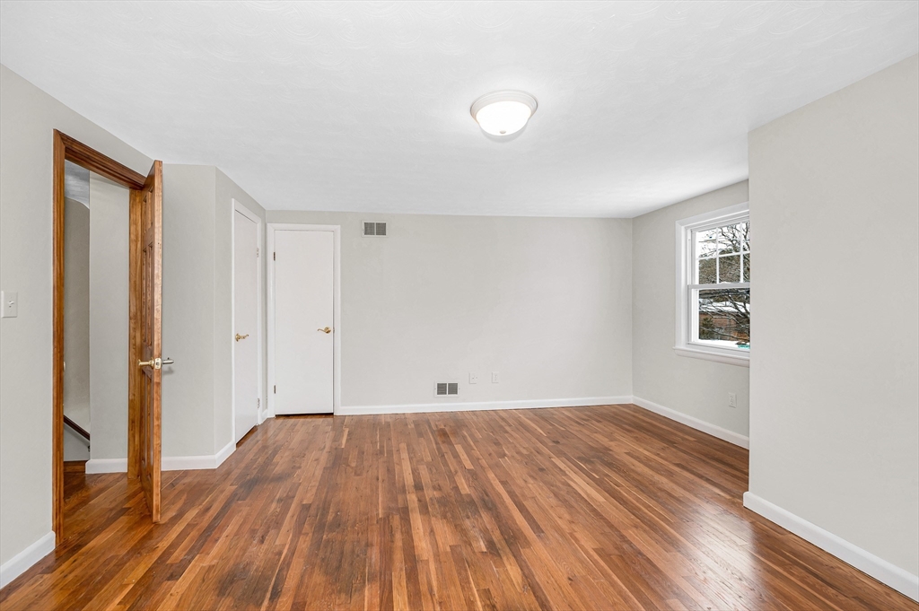 90 Chamberlain Street Lowell, MA 01852 - Photo 26 of 35