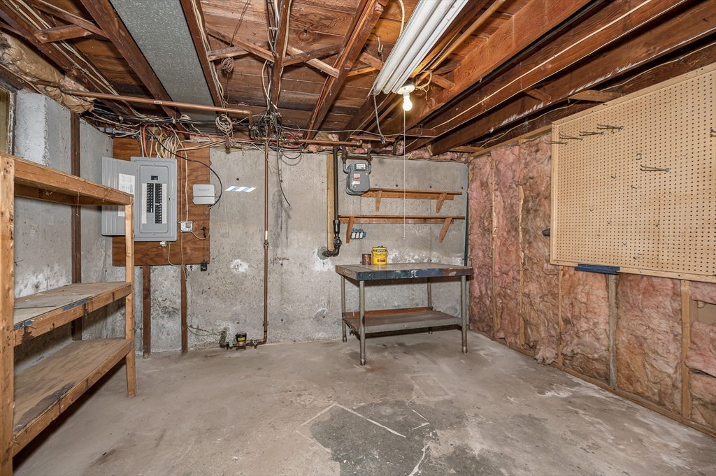 90 Chamberlain Street Lowell, MA 01852 - Photo 31 of 35