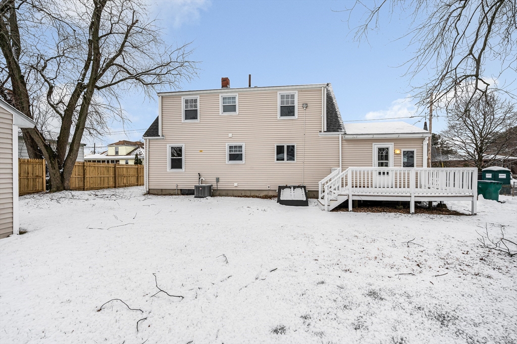 90 Chamberlain Street Lowell, MA 01852 - Photo 33 of 35