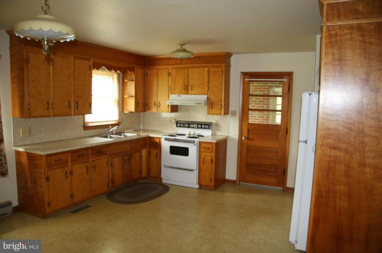 17013 Spielman Road Fairplay, MD 21733 - Photo 18 of 20 Kitchen