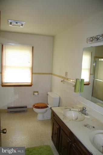 17013 Spielman Road Fairplay, MD 21733 - Photo 5 of 20 Bath